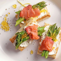 Combo Cheesy Smoked Salmon Toast