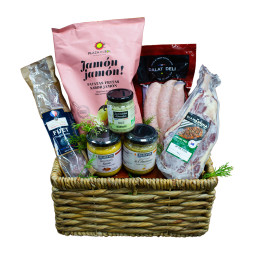 Weekend BBQ Celebration Hamper – Steak, Sausages & Gourmet Flavors for 6 Pax